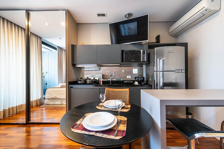 Studio Alto Padrão com Limpeza Diária - EF49