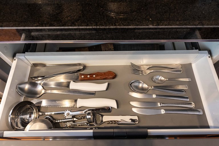 Studio Alto Padrão com Limpeza Diária - EF49