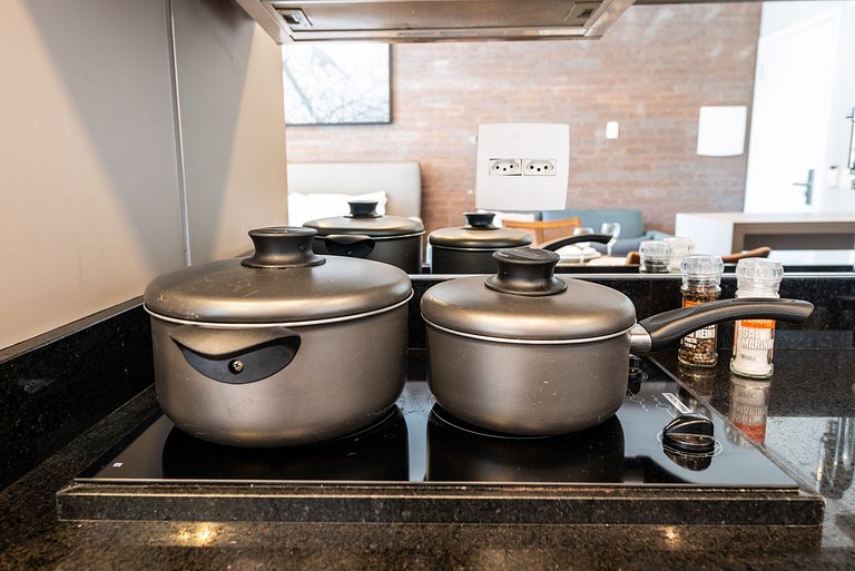 Studio Alto Padrão com Limpeza Diária - EF49