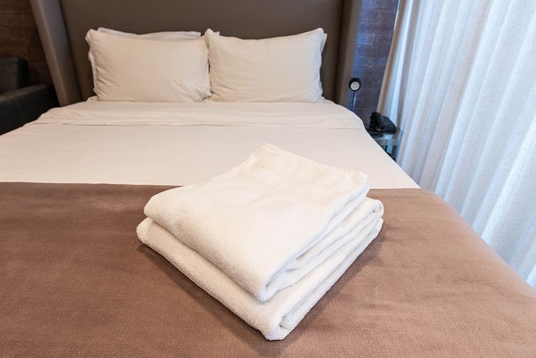 Studio Alto Padrão com Limpeza Diária - EF49