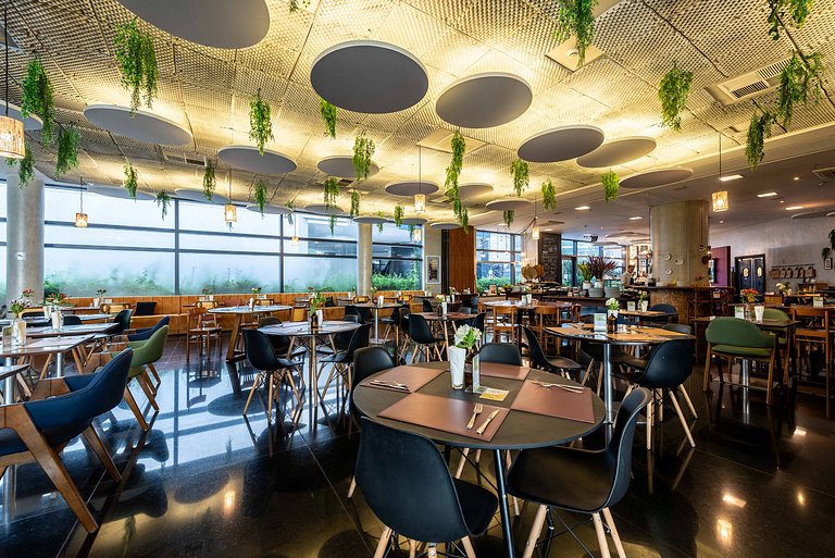 Studio Alto Padrão com Limpeza Diária - EF49