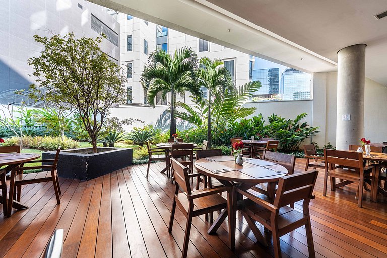 Studio Alto Padrão com Limpeza Diária - EF49