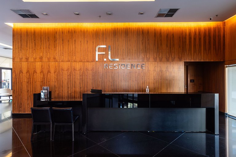 Studio Alto Padrão com Limpeza Diária - EF49