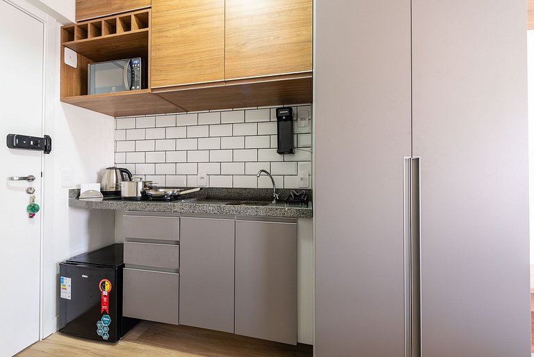 Studio Charmoso no Metrô Praça da Árvore - FL907