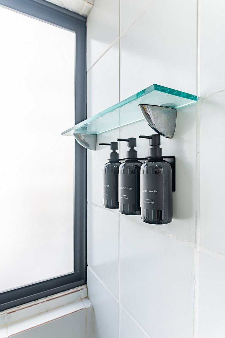 Apartamento com vista incrível e piscina - GS501