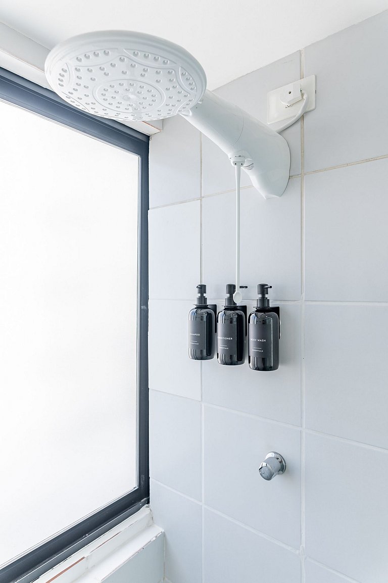 Apartamento com vista incrível e piscina - GS501