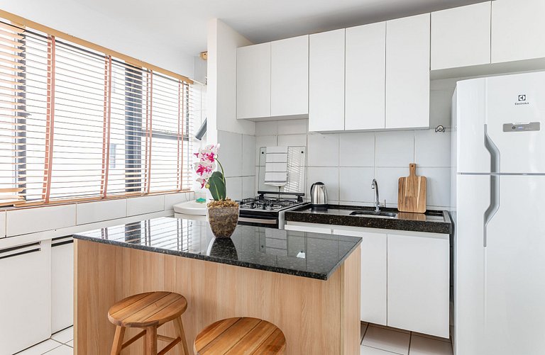 Apartamento com vista incrível e piscina - GS501