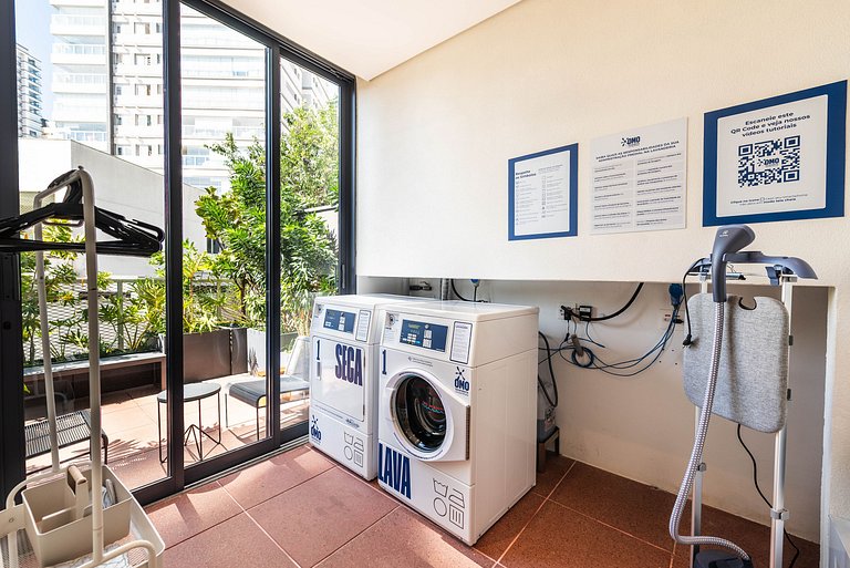 Studio em Pinheiros c/ Vista Espetacular - PG508