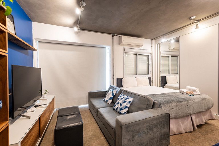 Studio moderno com vista no Brooklin - L205