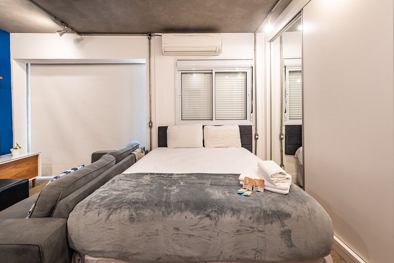 Studio moderno com vista no Brooklin - L205