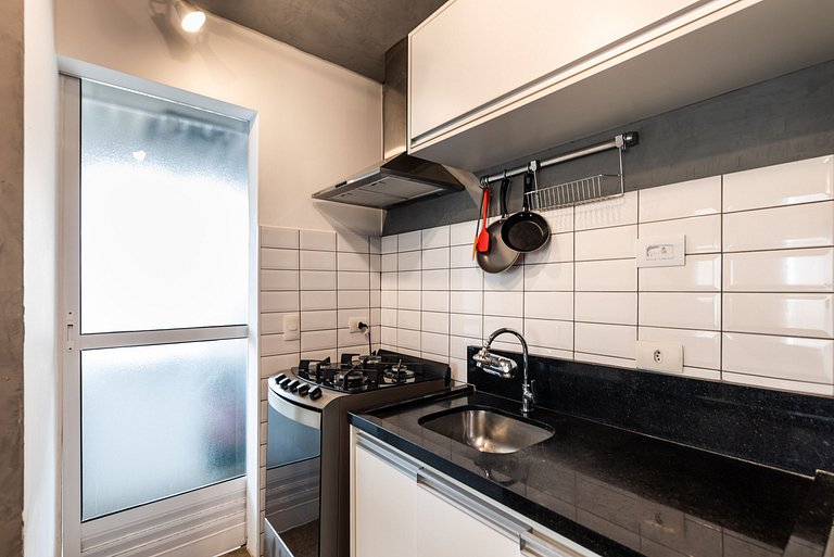 Studio moderno com vista no Brooklin - L205