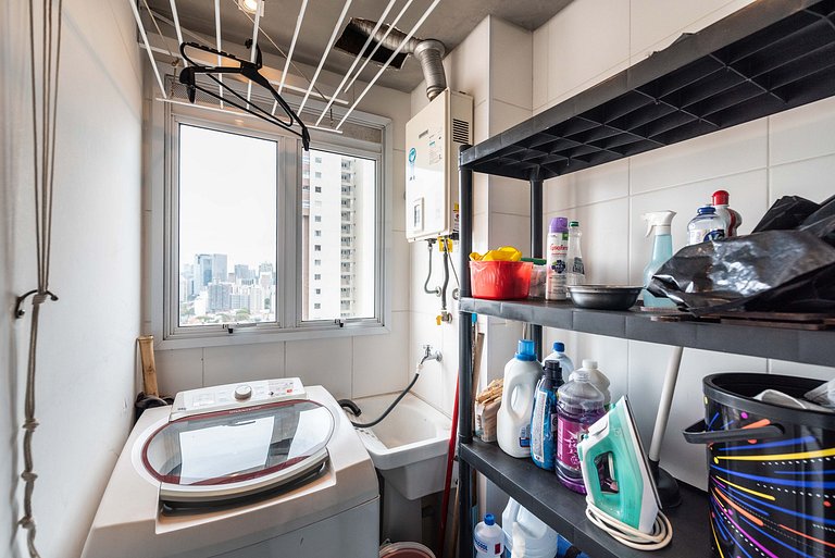 Studio moderno com vista no Brooklin - L205