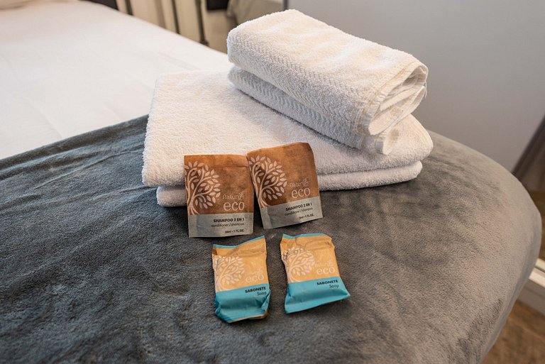 Studio moderno com vista no Brooklin - L205