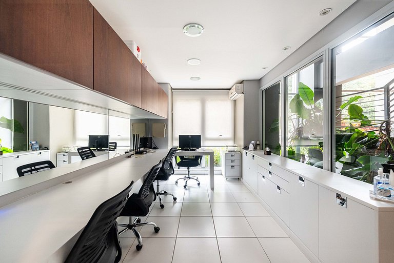 Studio moderno com vista no Brooklin - L205