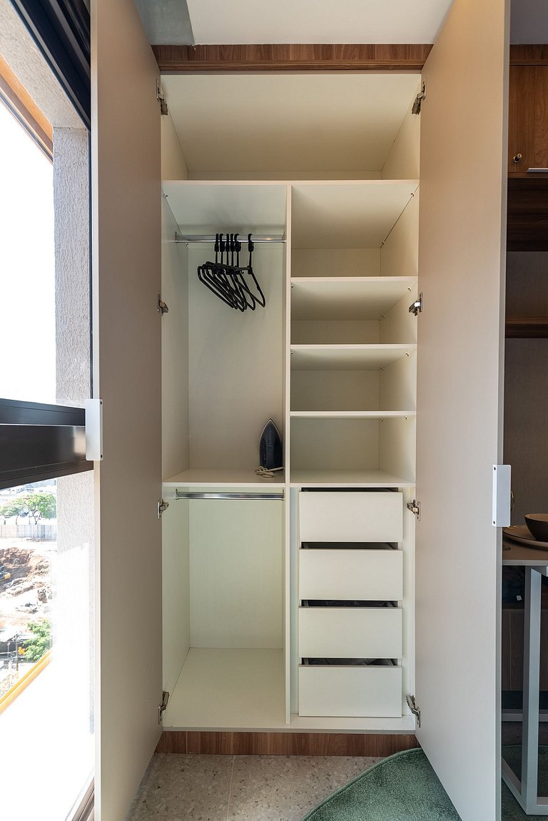 Studio elegante com vista em Moema - IP1208