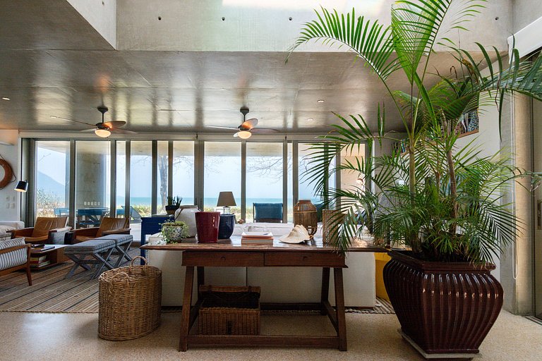 Casa Alto Padrão Pé na Areia | Guaecá - CG