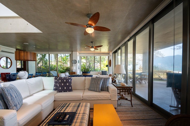 Casa Alto Padrão Pé na Areia | Guaecá - CG