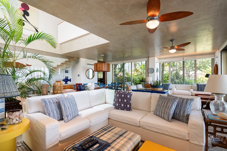 Casa Alto Padrão Pé na Areia | Guaecá - CG