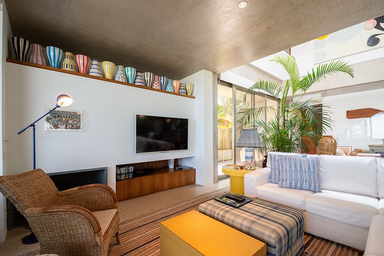 Casa Alto Padrão Pé na Areia | Guaecá - CG