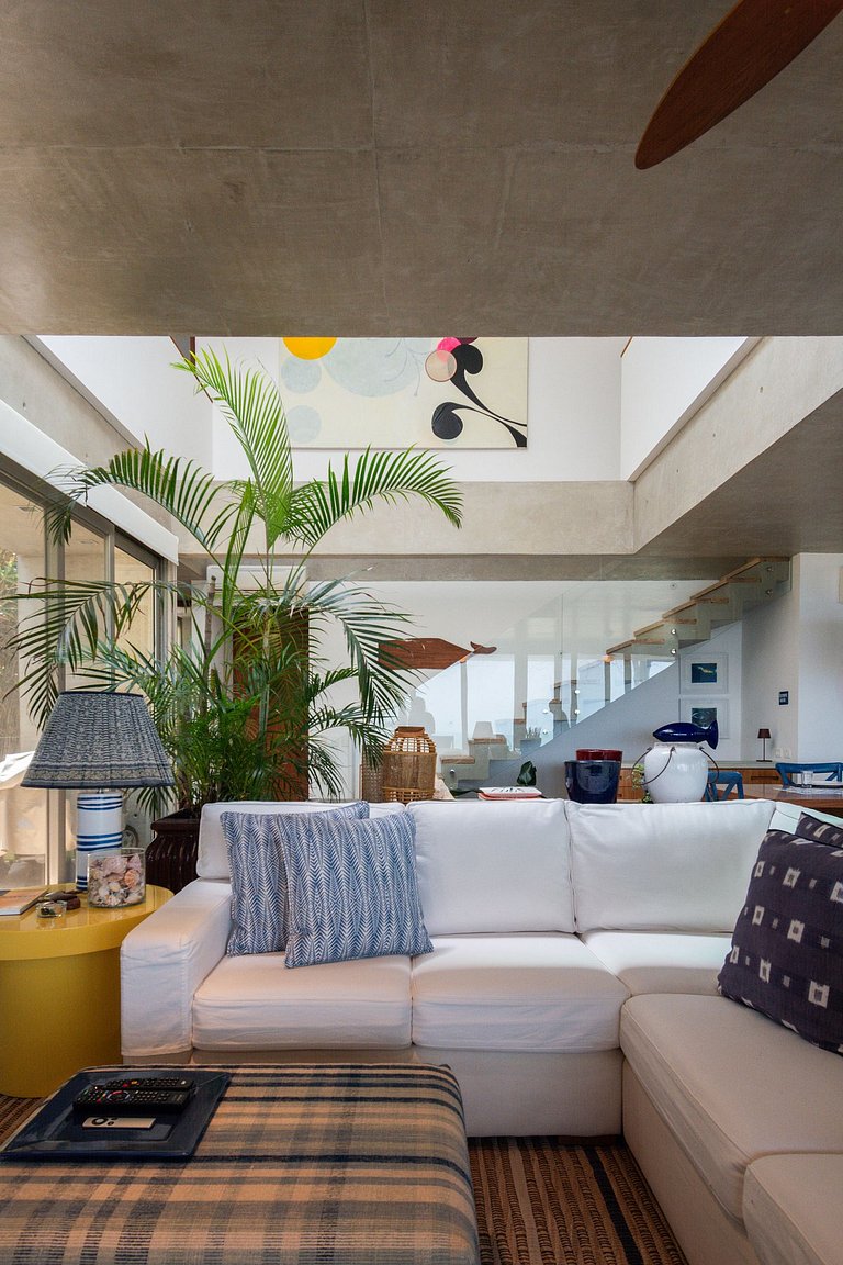 Casa Alto Padrão Pé na Areia | Guaecá - CG