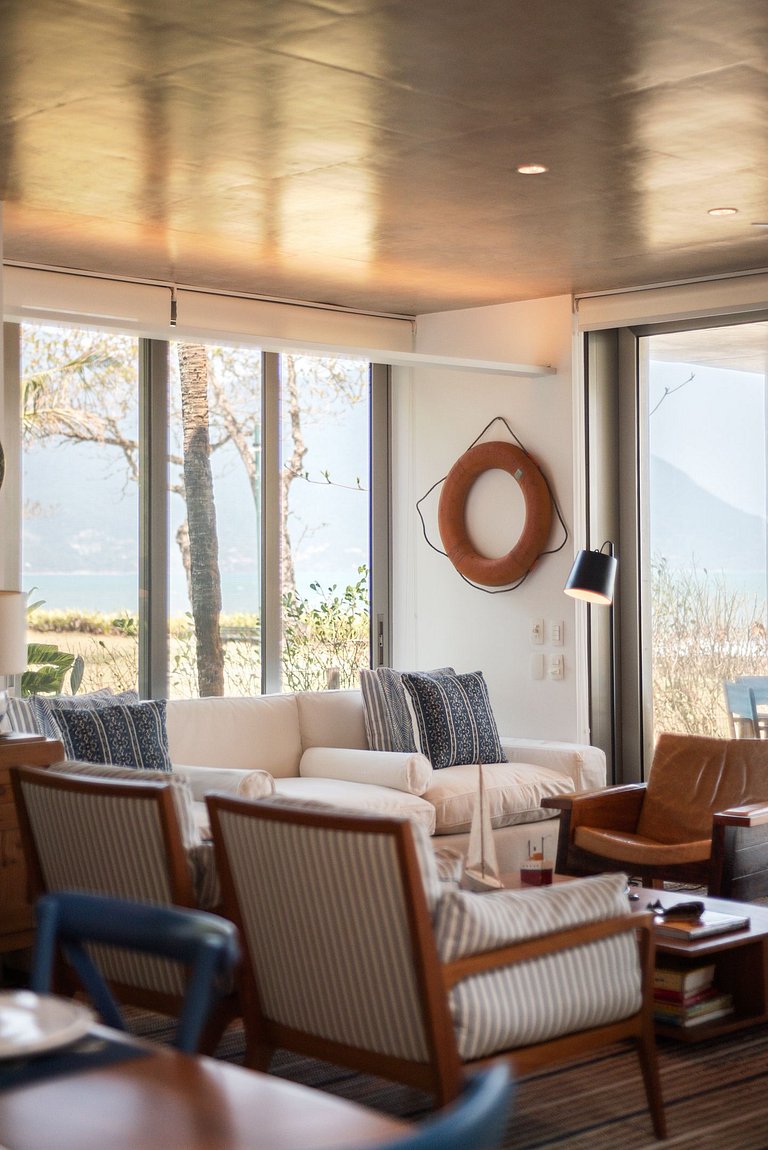 Casa Alto Padrão Pé na Areia | Guaecá - CG