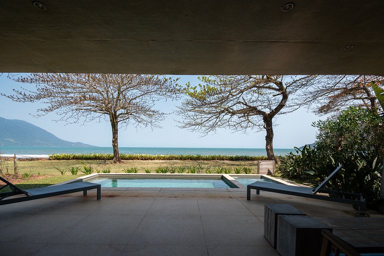 Casa Alto Padrão Pé na Areia | Guaecá - CG