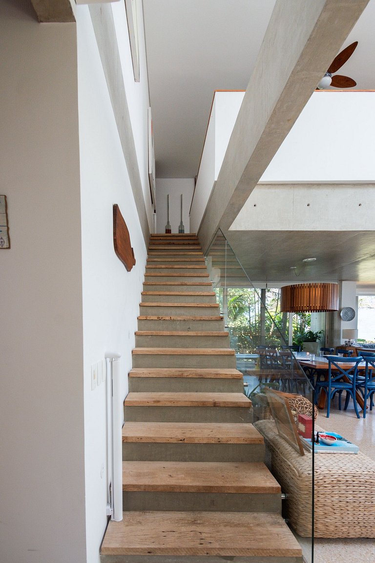 Casa Alto Padrão Pé na Areia | Guaecá - CG