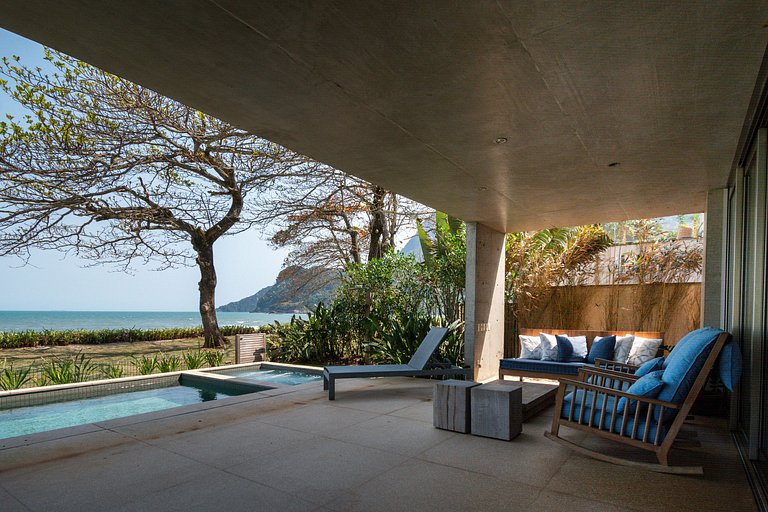 Casa Alto Padrão Pé na Areia | Guaecá - CG