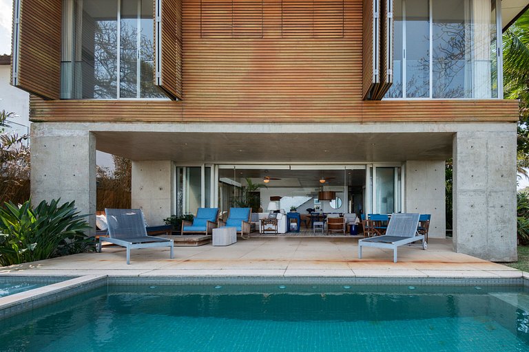 Casa Alto Padrão Pé na Areia | Guaecá - CG