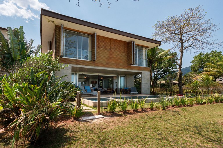 Casa Alto Padrão Pé na Areia | Guaecá - CG