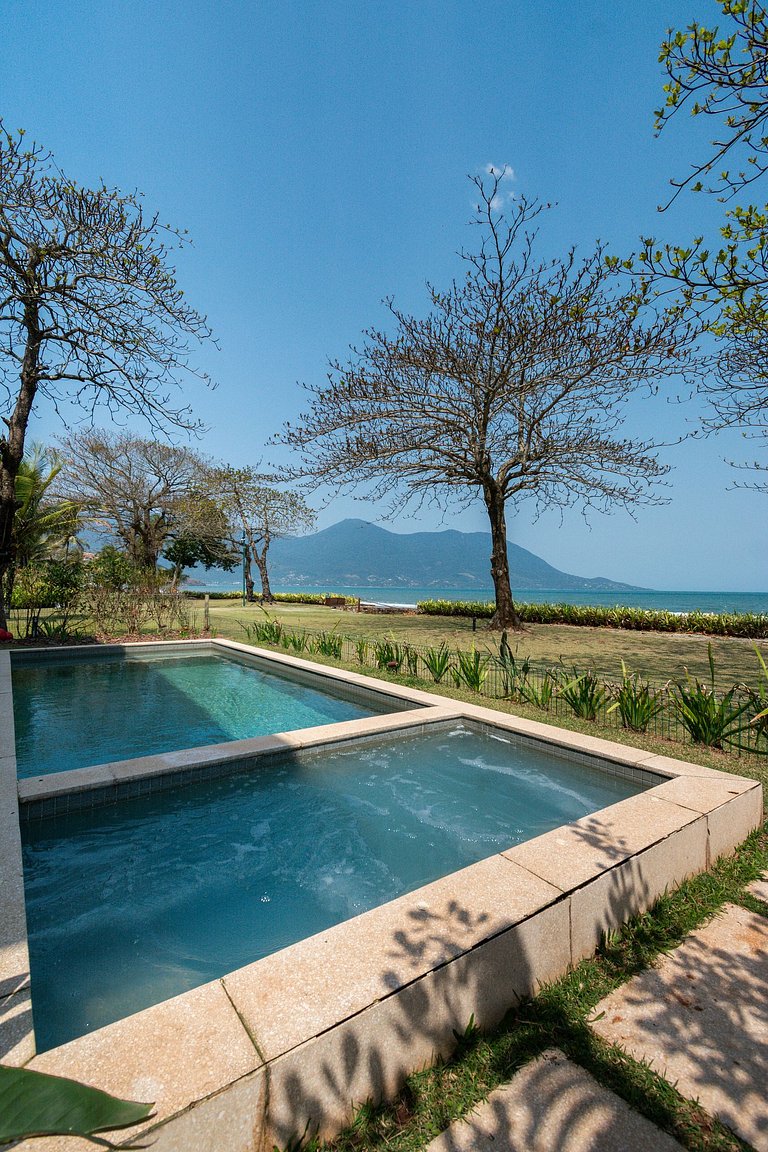 Casa Alto Padrão Pé na Areia | Guaecá - CG