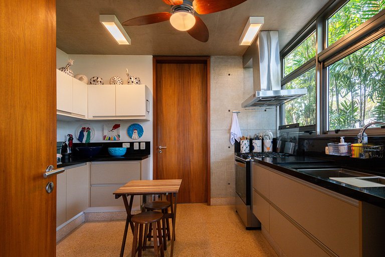 Casa Alto Padrão Pé na Areia | Guaecá - CG