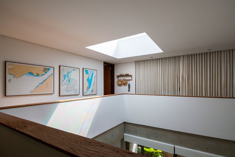 Casa Alto Padrão Pé na Areia | Guaecá - CG