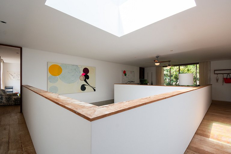 Casa Alto Padrão Pé na Areia | Guaecá - CG