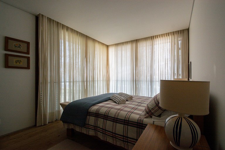 Casa Alto Padrão Pé na Areia | Guaecá - CG