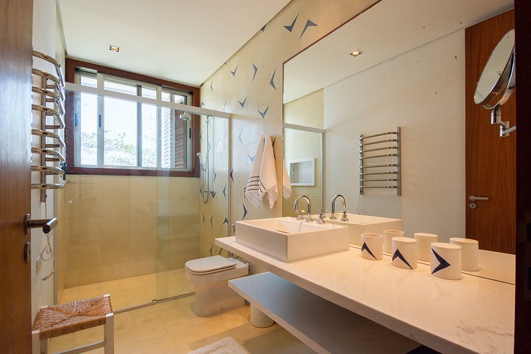 Casa Alto Padrão Pé na Areia | Guaecá - CG