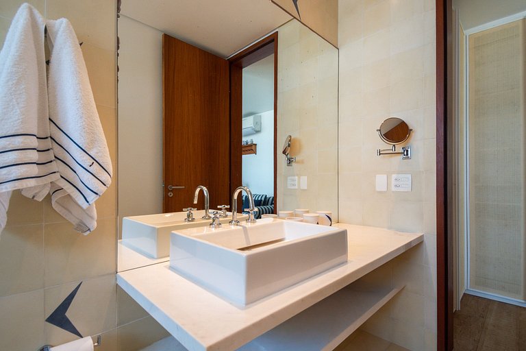 Casa Alto Padrão Pé na Areia | Guaecá - CG