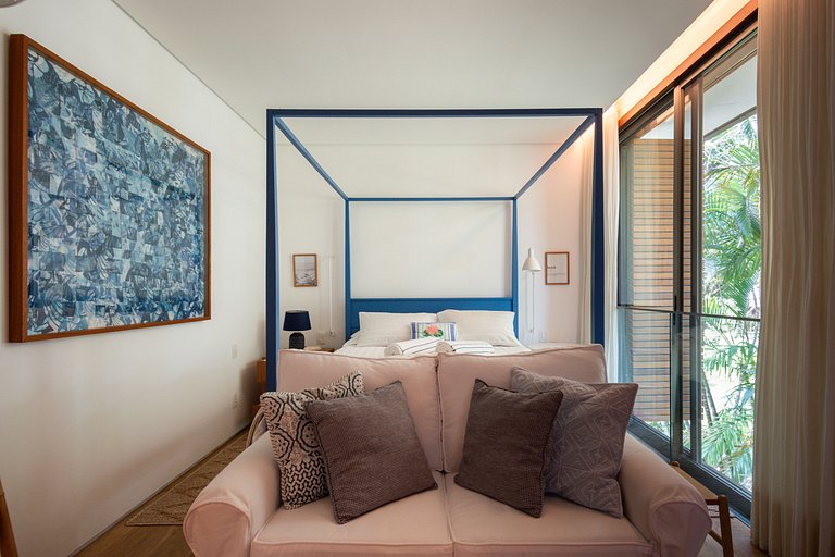 Alto Padrão Pé na Areia com Piscina em Guaecá - CG