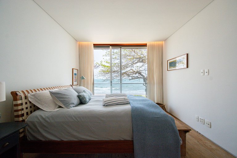 Casa Alto Padrão Pé na Areia | Guaecá - CG