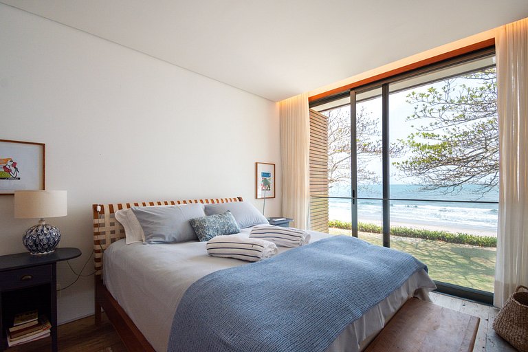 Casa Alto Padrão Pé na Areia | Guaecá - CG