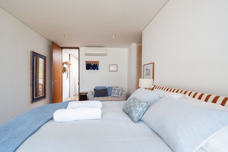 Casa Alto Padrão Pé na Areia | Guaecá - CG