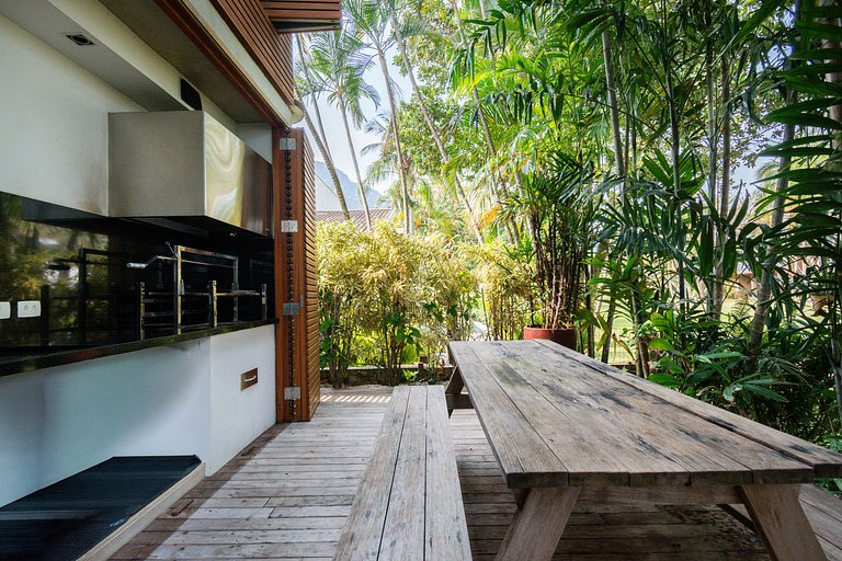 Casa Alto Padrão Pé na Areia | Guaecá - CG