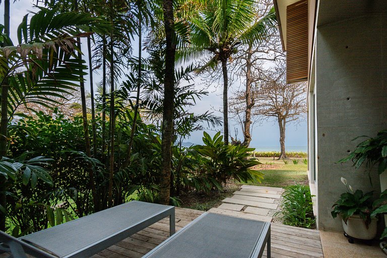 Casa Alto Padrão Pé na Areia | Guaecá - CG