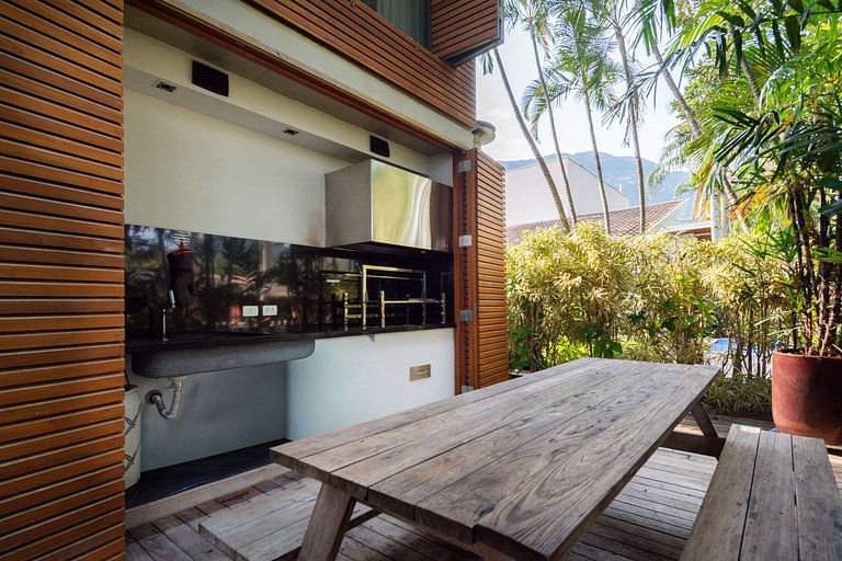 Casa Alto Padrão Pé na Areia | Guaecá - CG