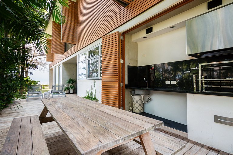 Casa Alto Padrão Pé na Areia | Guaecá - CG