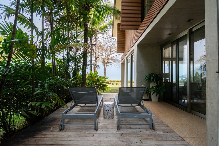 Casa Alto Padrão Pé na Areia | Guaecá - CG