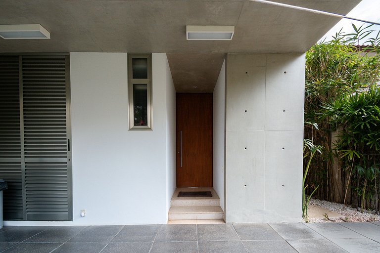 Casa Alto Padrão Pé na Areia | Guaecá - CG