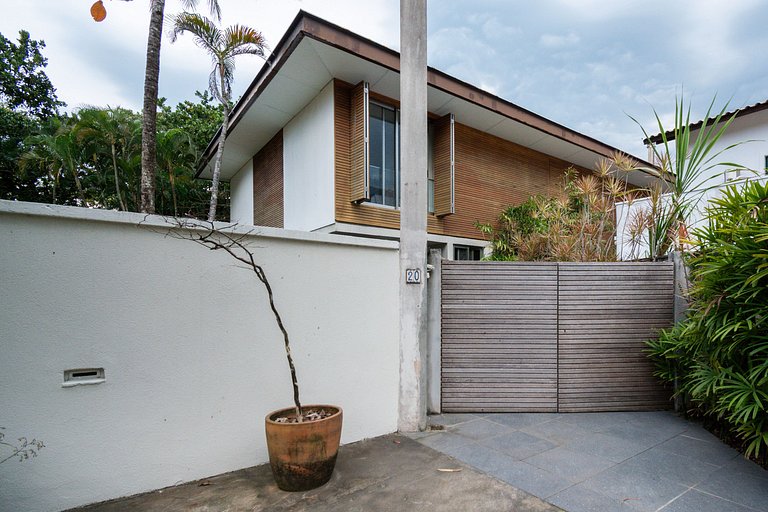 Casa Alto Padrão Pé na Areia | Guaecá - CG