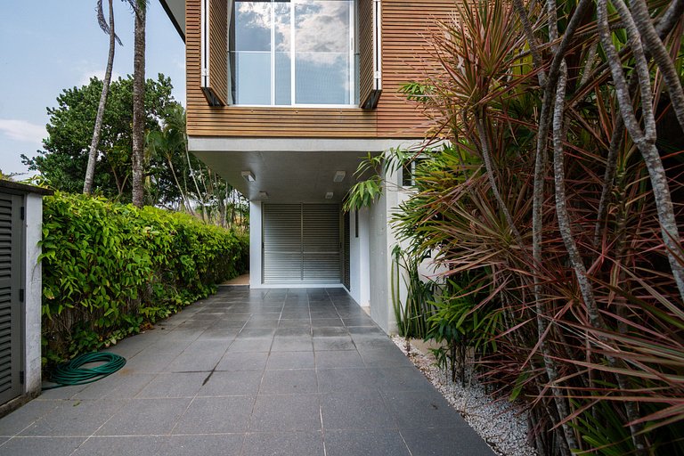 Casa Alto Padrão Pé na Areia | Guaecá - CG