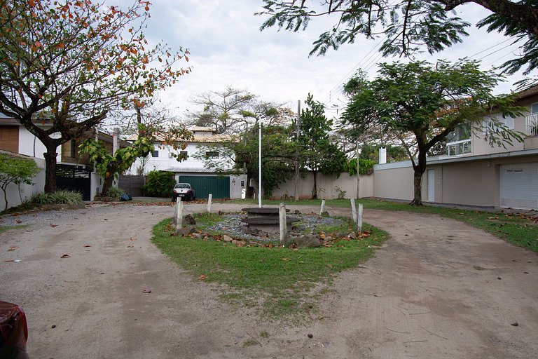 Alto Padrão Pé na Areia com Piscina em Guaecá - CG